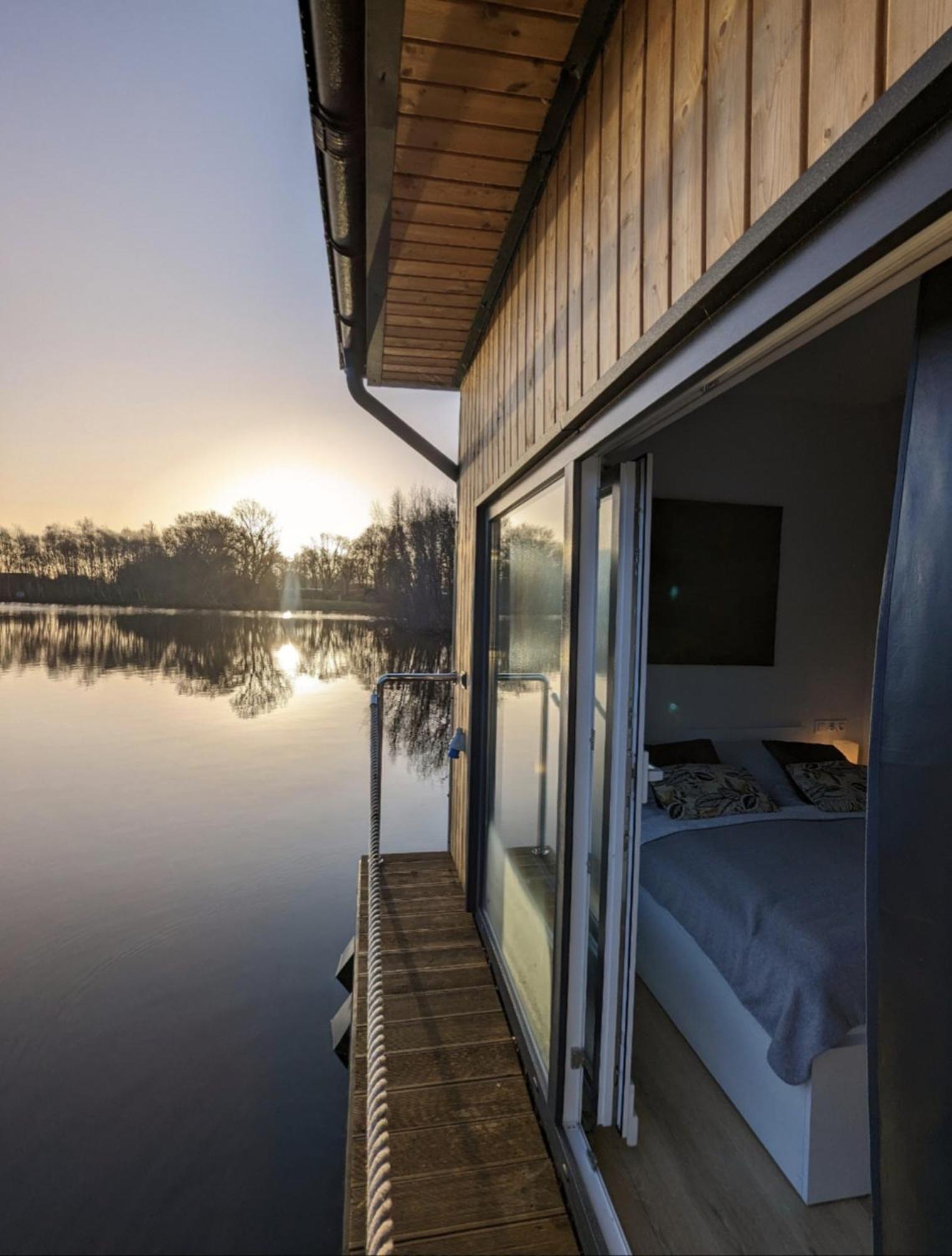 Hotel Hausboot Lena Papenburg Esterno foto