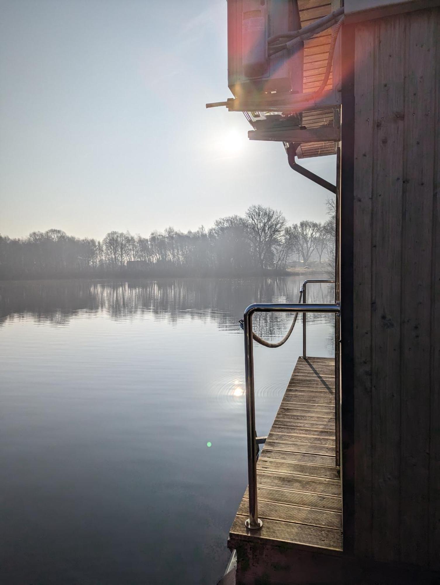 Hotel Hausboot Lena Papenburg Esterno foto